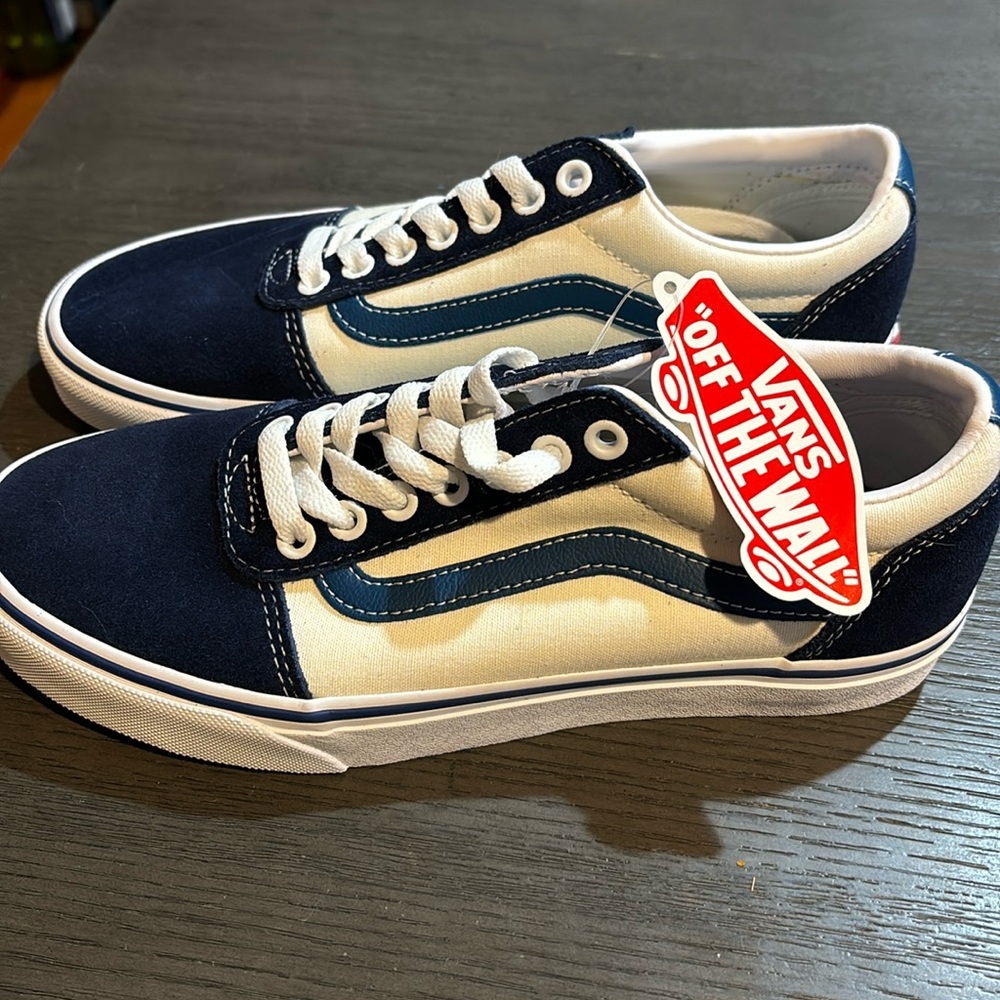 Vans sneakers, brand new
